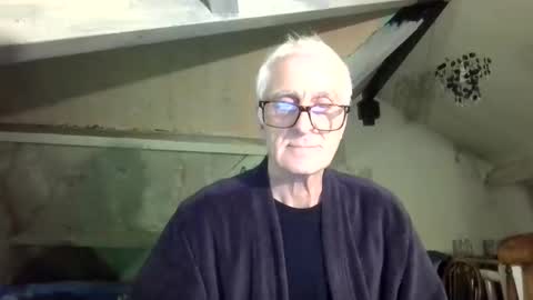 Snapshot of andrew160258 chatting on June 11, 12:32 am Andrew online show from June 11, 12:32 am
