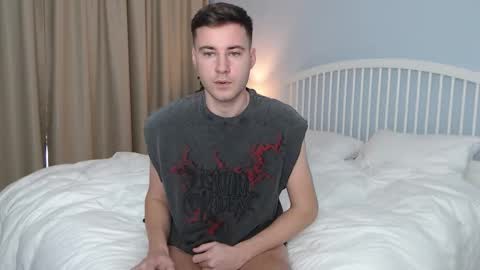 Snapshot of andrew2305 chatting on November 16, 10:21 am Justin Andrew online show from November 16, 10:21 am