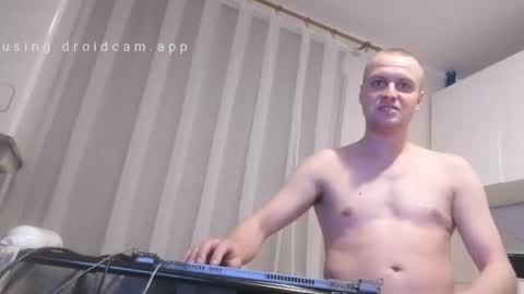 andrew3356577 online show from January 18, 12:03 am