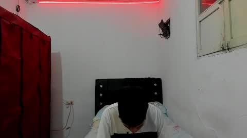 andrew_2811 online show from March 4, 2:17 am