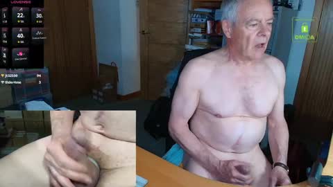 Snapshot of andrew_9999 chatting on May 19, 10:27 pm Andrew online show from May 19, 10:27 pm