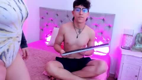 andrew_and_visenya online show from December 14, 2:34 am