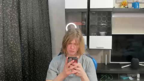 Andrew online show from May 3, 8:42 am