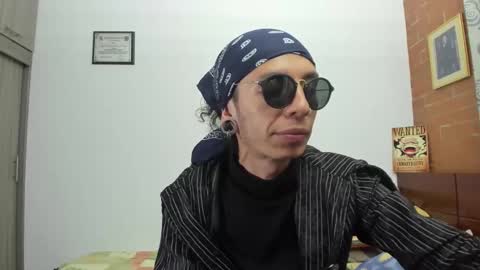 Snapshot of andrew_collins420 chatting on February 17, 9:52 pm Mugiwara online show from February 17, 9:52 pm