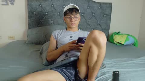 Snapshot of andrew_dann chatting on March 15, 8:59 pm andres online show from March 15, 8:59 pm