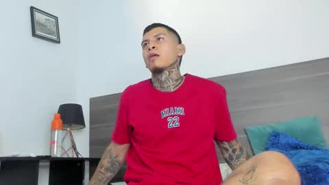 Snapshot of andrew_sanders69 chatting on November 8, 3:07 am andrew_sanders69 online show from November 8, 3:07 am