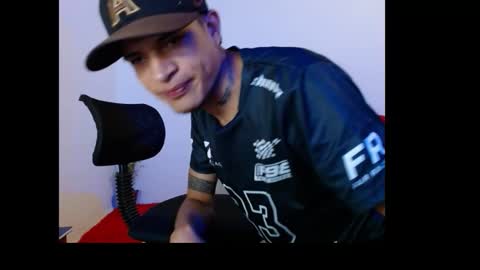 andrew_smitx online show from March 5, 12:39 am