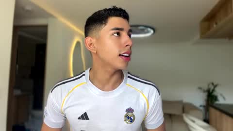 Andrew M. online show from April 11, 4:33 pm