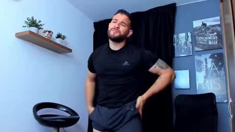 Andrew Diaz online show from November 21, 6:45 am