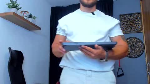 Andrew Diaz online show from March 20, 5:23 am