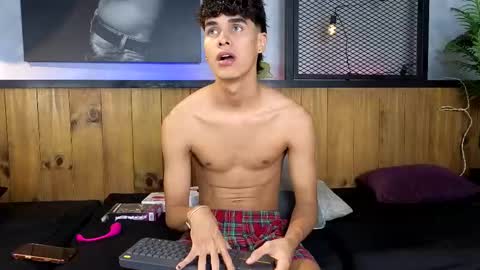 AndreWortix online show from March 7, 4:20 am