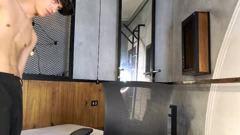 AndreWortix online show from March 29, 4:34 am