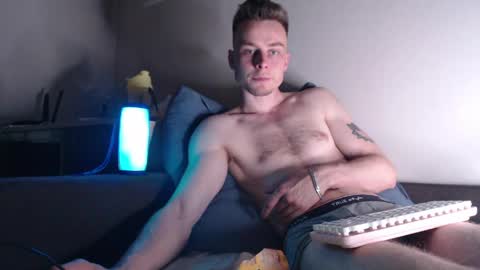 Snapshot of andrian_sweety chatting on June 6, 9:41 pm andrian_sweety online show from June 6, 9:41 pm