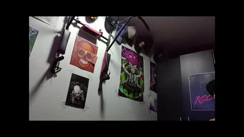 Snapshot of androdd666 chatting on March 7, 1:35 am androd666 online show from March 7, 1:35 am