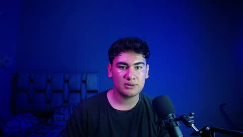 Snapshot of andruetx chatting on April 12, 11:54 pm Andres online show from April 12, 11:54 pm