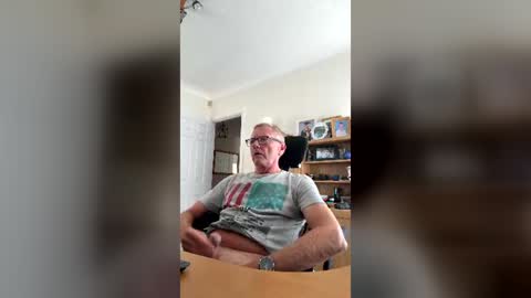 andy1234518 online show from July 14, 2:01 pm