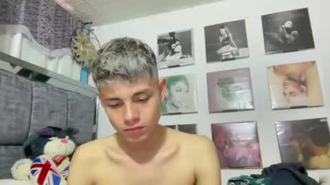 Andy online show from November 12, 6:08 pm