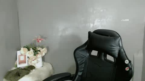 Snapshot of andy_coco chatting on February 22, 11:24 pm Kisha online show from February 22, 11:24 pm