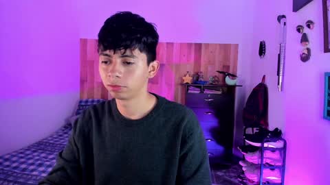 andy_guez_11 online show from December 3, 12:38 pm