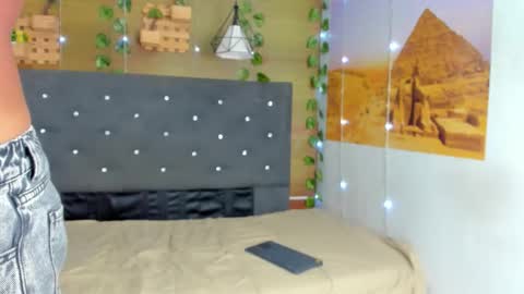 andy_jones7 online show from September 10, 3:39 am