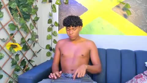 andy_jones7 online show from October 9, 4:21 am