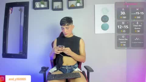 Snapshot of andy_millerr chatting on December 27, 3:31 am andy miller online show from December 27, 3:31 am