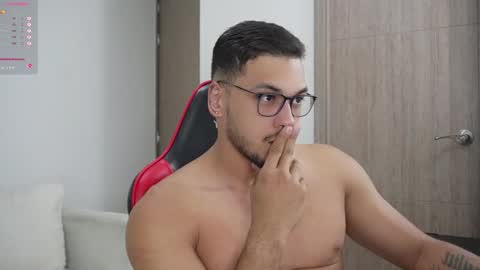 Snapshot of andy_weld chatting on February 1, 11:58 pm my onlyfans online show from February 1, 11:58 pm