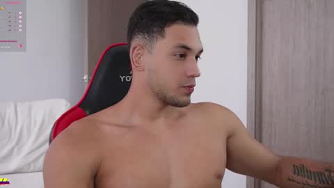 Snapshot of andy_weld chatting on February 6, 3:37 pm my onlyfans online show from February 6, 3:37 pm