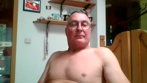 Snapshot of andybayern chatting on June 13, 9:51 am andybayern online show from June 13, 9:51 am