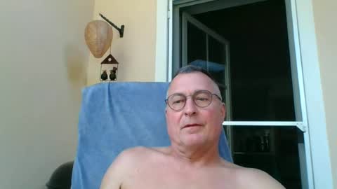 Snapshot of andybayern chatting on July 9, 4:11 pm andybayern online show from July 9, 4:11 pm