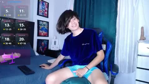 Snapshot of andyboy_19 chatting on April 27, 10:52 pm andy online show from April 27, 10:52 pm