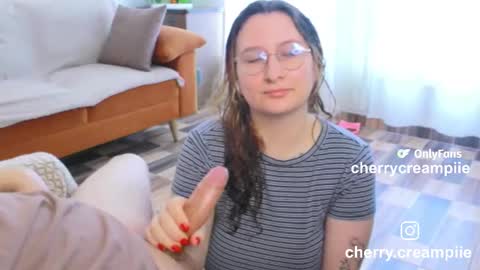 Snapshot of andycherrysecrets chatting on February 5, 2:33 pm Cherry online show from February 5, 2:33 pm