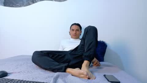 andyhot__ online show from April 25, 12:08 pm