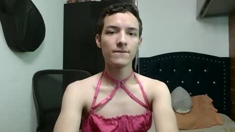 Snapshot of andytwi chatting on April 19, 4:50 pm Andy online show from April 19, 4:50 pm