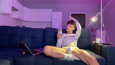 Snapshot of andytwinkkk chatting on June 12, 12:48 pm AndyTwinkkk online show from June 12, 12:48 pm