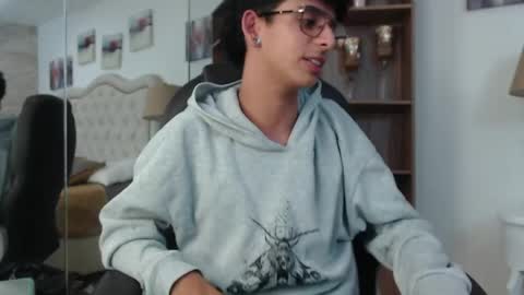 Snapshot of andyxibrat chatting on May 7, 11:54 pm andyxibrat online show from May 7, 11:54 pm
