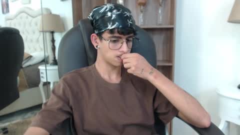 Snapshot of andyxibrat chatting on May 8, 6:35 pm andyxibrat online show from May 8, 6:35 pm