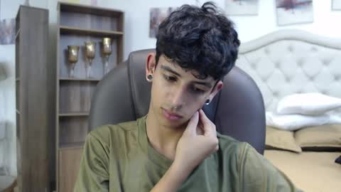 Snapshot of andyxibrat chatting on May 9, 6:57 pm andyxibrat online show from May 9, 6:57 pm