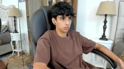 Snapshot of andyxibrat chatting on May 14, 12:01 pm andyxibrat online show from May 14, 12:01 pm