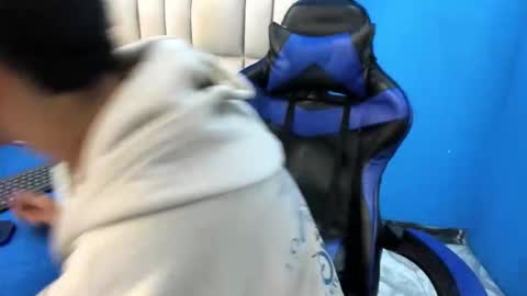 Snapshot of andyxibrat chatting on May 30, 7:11 pm andyxibrat online show from May 30, 7:11 pm