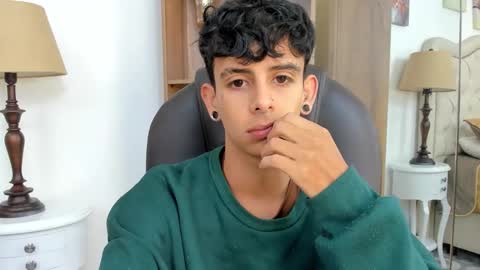Snapshot of andyxibrat chatting on June 9, 12:06 pm andyxibrat online show from June 9, 12:06 pm