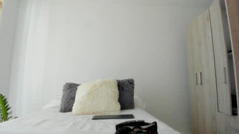 Andy  online show from April 4, 2:47 pm