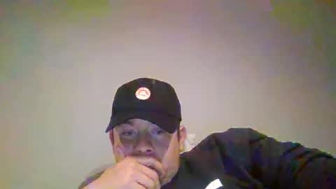 Snapshot of andyzeta10 chatting on May 10, 12:49 am andyzeta10 online show from May 10, 12:49 am