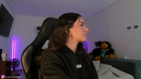      online show from April 3, 3:26 am