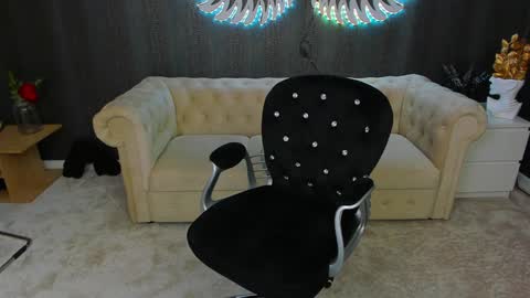 Anne online show from January 3, 8:54 pm