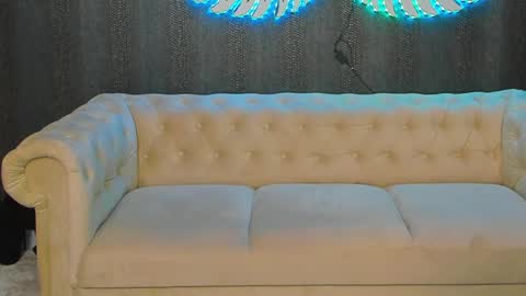 Anne online show from January 9, 8:44 pm