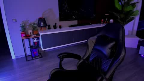 Anne online show from April 20, 5:59 pm