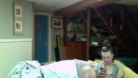 aneoakley online show from November 11, 7:30 am