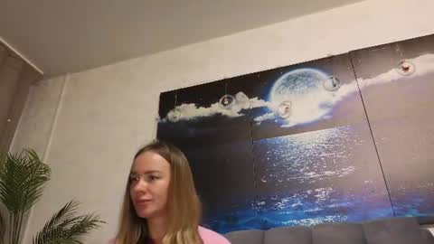 Snapshot of ange1ok chatting on July 1, 2:29 pm ange1ok online show from July 1, 2:29 pm