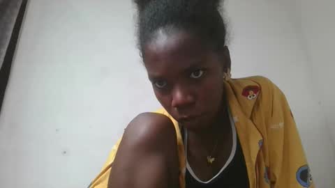 Snapshot of angeeliine chatting on February 26, 12:31 am angeeliine online show from February 26, 12:31 am